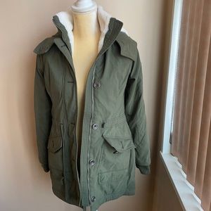 Hollister Womens Jacket with Faux Fur lining sz S Olive Green Hooded